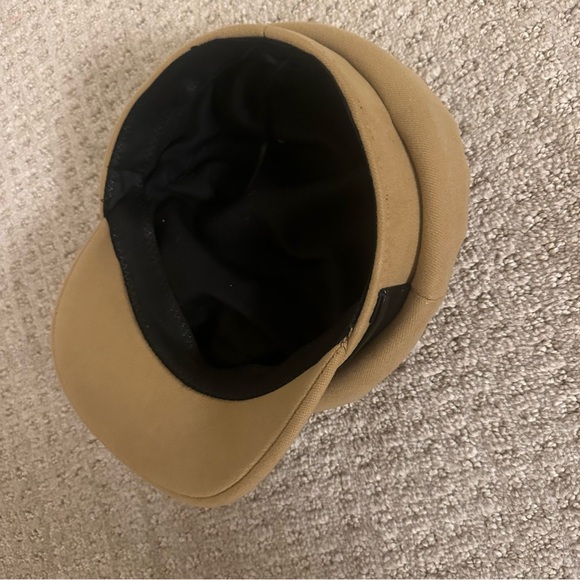 Tan newsboy Hat - Picture 3 of 5